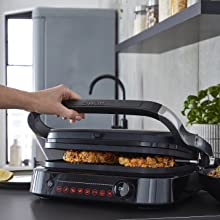 Clever floating hinge mechanism