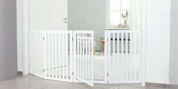 Barrier gate, living room.