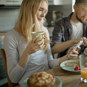 Disables the alarm from your smartphone.