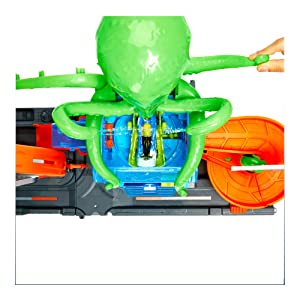 ​Hot Wheels City Ultimate Octo Car Wash Playset with No-Spill Water Tanks & 1 Color Reveal Car