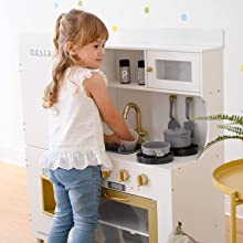 toy kitchen; play kitchen; kids play kitchen; kids toy kitchen; wooden play kitchen; kids kitchen