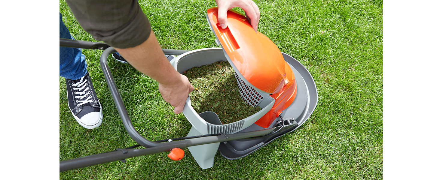 Collects and compact more grass for less emptying.