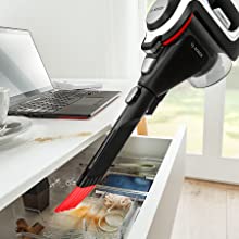 Bosch Unlimited Serie 8 Gen 2 cleaning inside a drawer