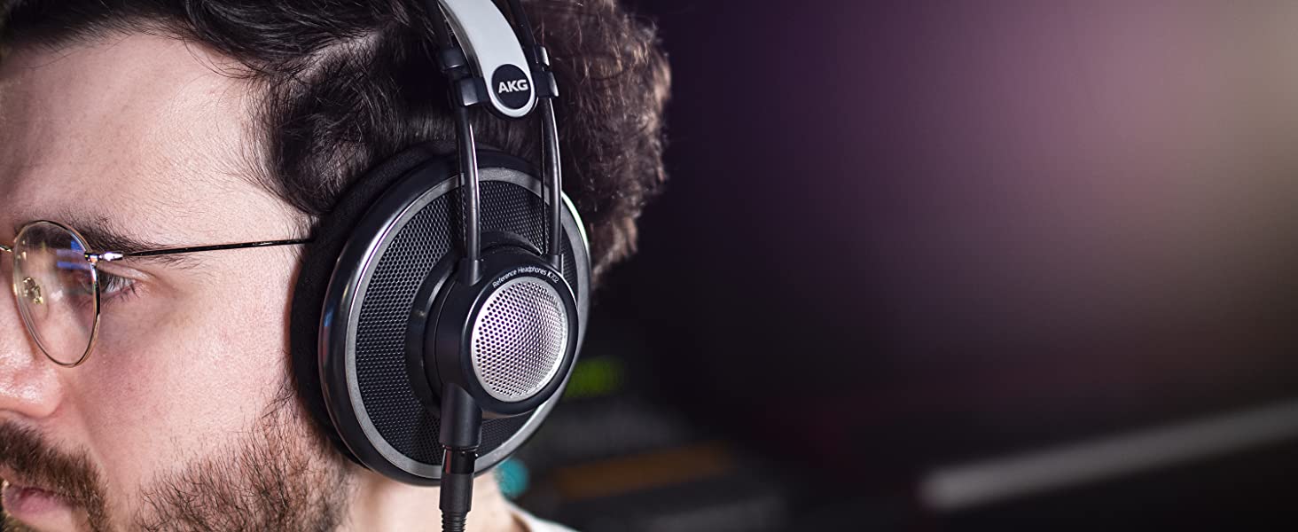 AKG K702