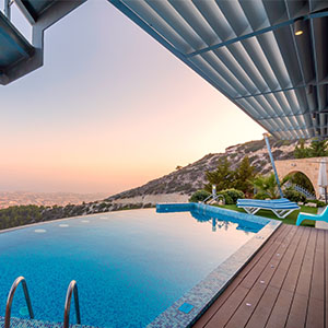 Swimming pool, slatted