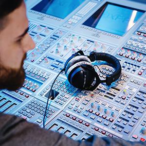 headphones, best headphones, headphones and headsets, beyerdynamic, dt 770, studio headphones