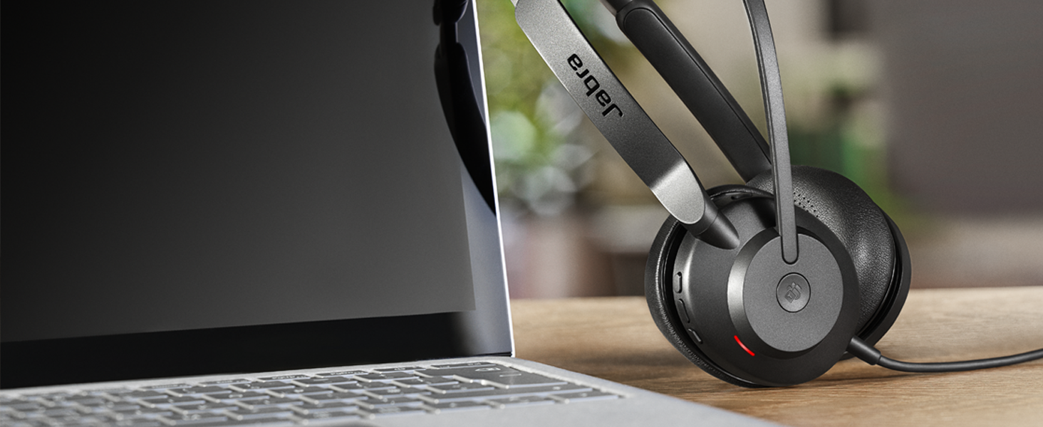 Works with all leading UC platforms, and is available in a Microsoft Teams-certified variant. 