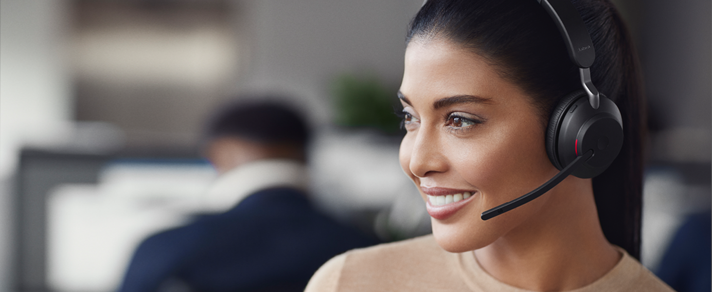 Three strategically placed microphones filter out 23% more background conversation noise.