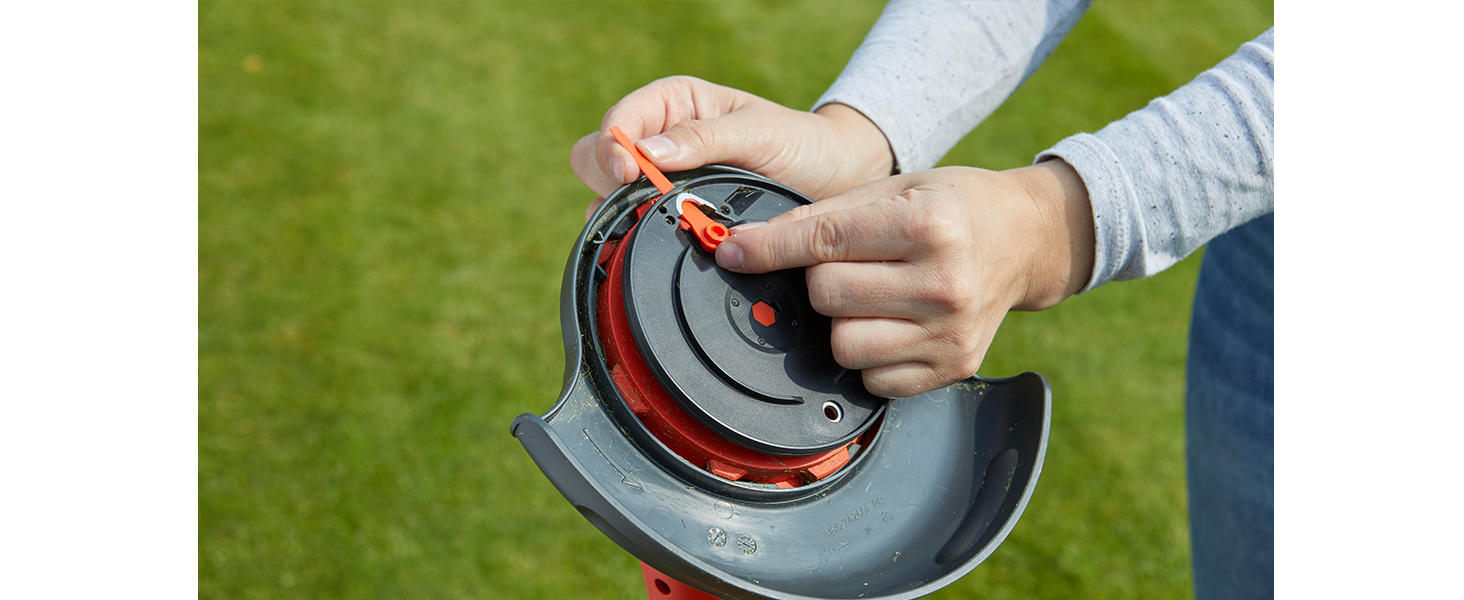 Equipped with easy-to-fit durable plastic blades for optimal cutting performance.