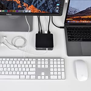 UD-CAM dock fully connected on a desk