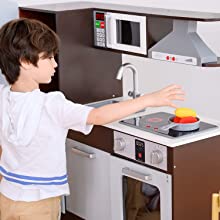 toy kitchen; play kitchen; kids play kitchen; kids toy kitchen; wooden play kitchen; kids kitchen