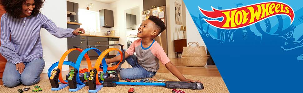 ​Hot Wheels Corkscrew Crash Track with Motorized Boosters