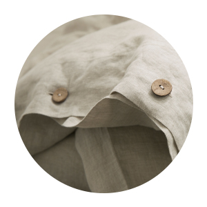 quilt cover with button closure