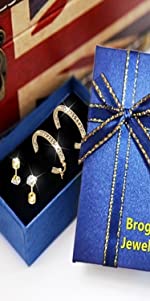 Gold Necklace and Delicate Love Stud Earrings Send Family&Yourself lover friends