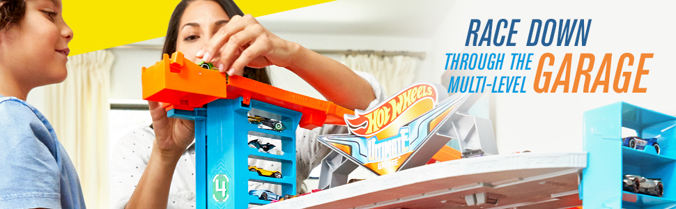 Hot Wheels FTB69 City Garage with Loops and Shark, Connectable Play Set with 2 Diecast Mini Toy Car