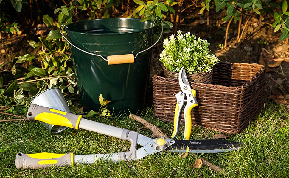 pruning shears