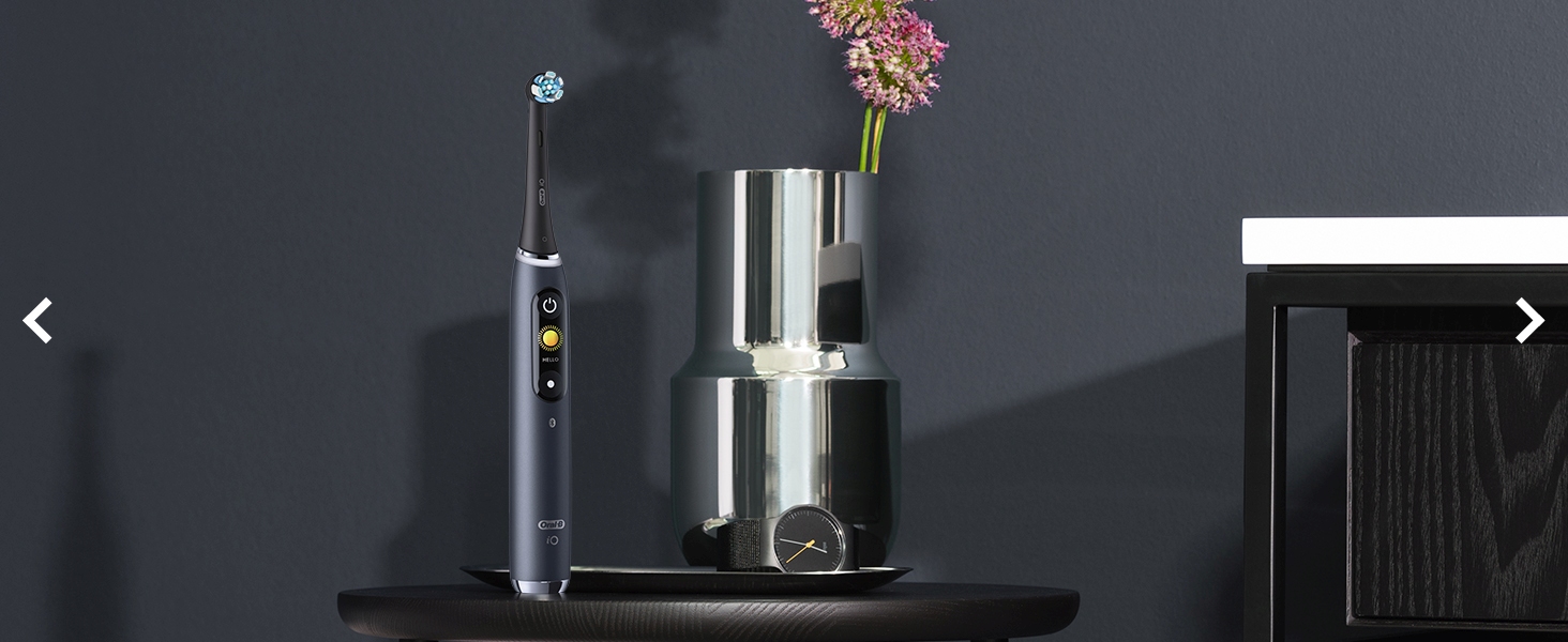 Oral-B iO9 Lifestyle image