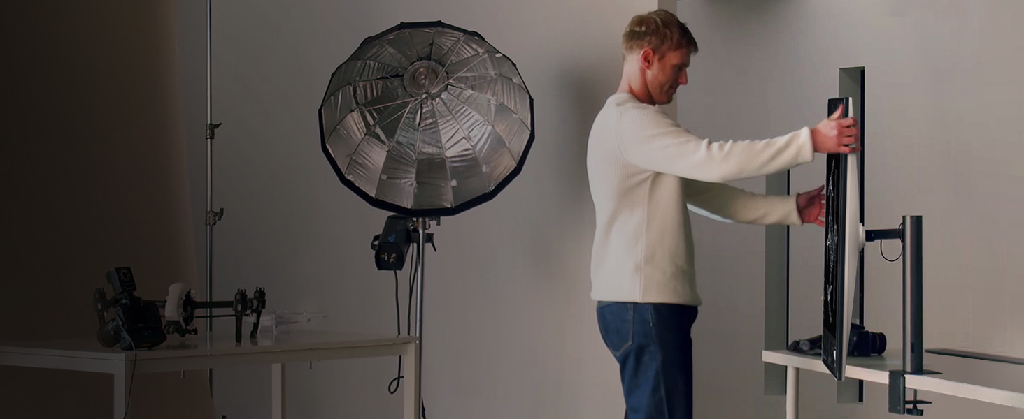 Compatible with Every Posture: Photographer