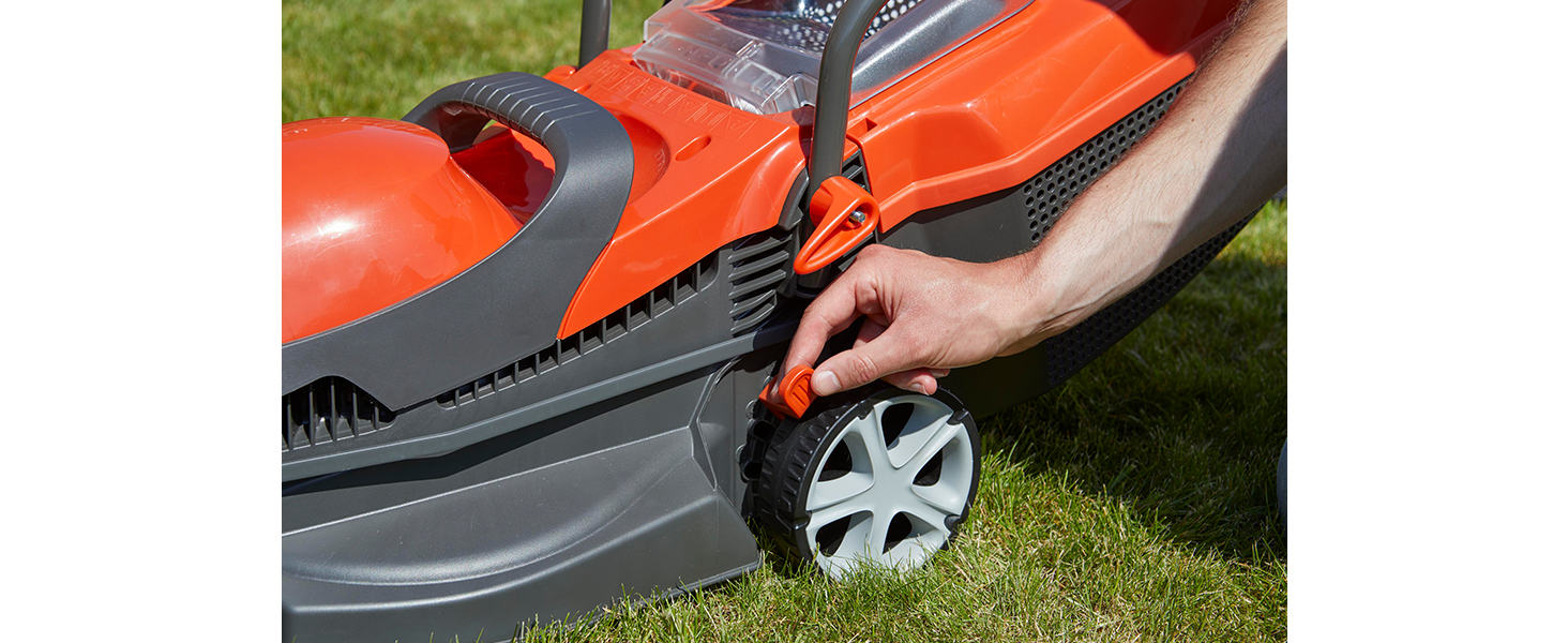 A single lever makes it quick and easy to adjust the cut height