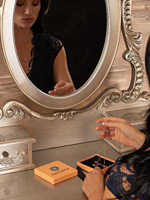 Storing jewellery