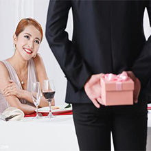 Surprise gift for her