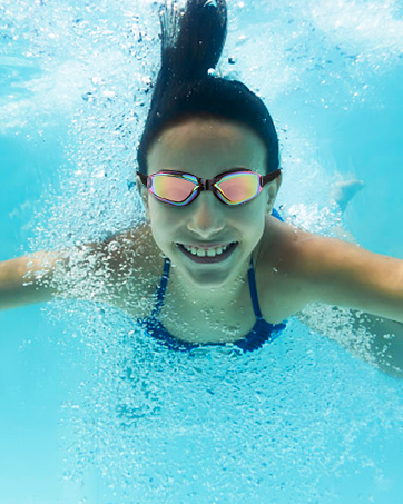 SWIMMING GOGGLES