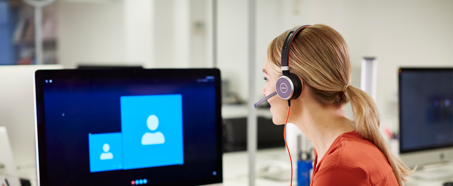 Enjoy amazing sound for calls and music, and an integrated busylight to enhance your productivity