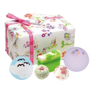 Bomb Cosmetics Three Little Birds Handmade Wrapped Bath and Body Gift Pack