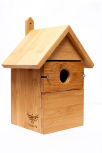 YucaLife Bamboo Birdhouse & Nesting Box | 32mm Hole Ideal For a Variety of Birds | Eco & Earth Friendly Biodegradable Bamboo Material | Multi Purpose | Waterproof & Insulated | Easy Set Up | Durable
