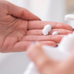 Using Dry Skin Hand Wash