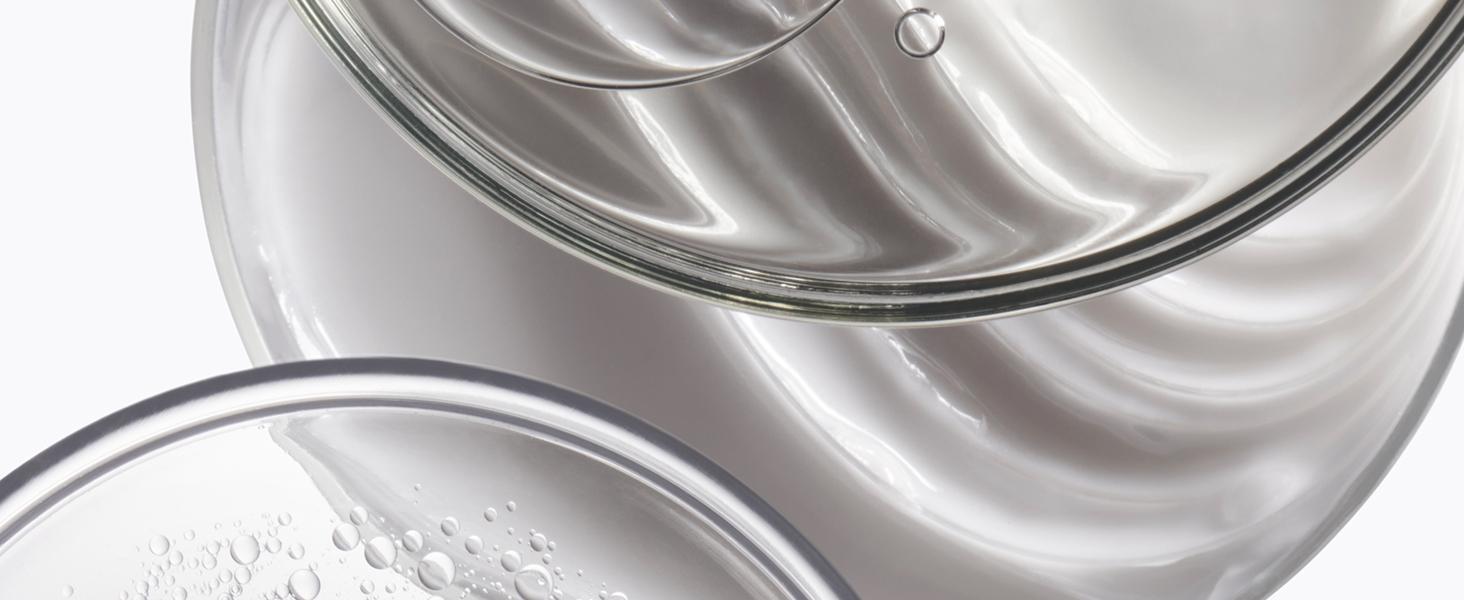 Hyaluronic Acid repairs hair fibres. Gluco Peptide penetrates the cuticule to help stimulate growth.