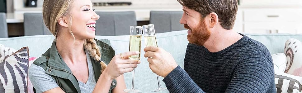 Kloveo champagne bottle stopper features waf patented seal system