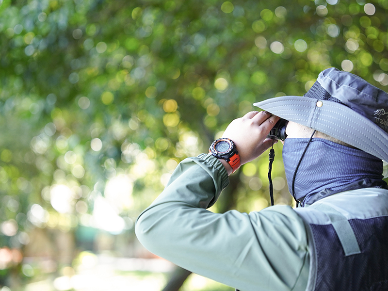 travel binoculars for adults