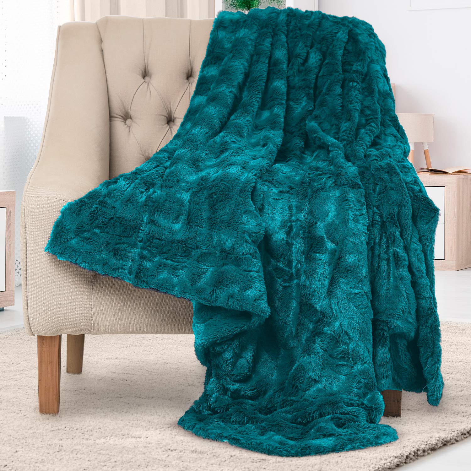 Everlasting Comfort Faux Fur Throw Blanket - Double Sided