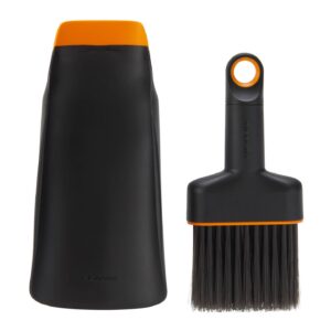 Fiskars Planting Shovel with brush