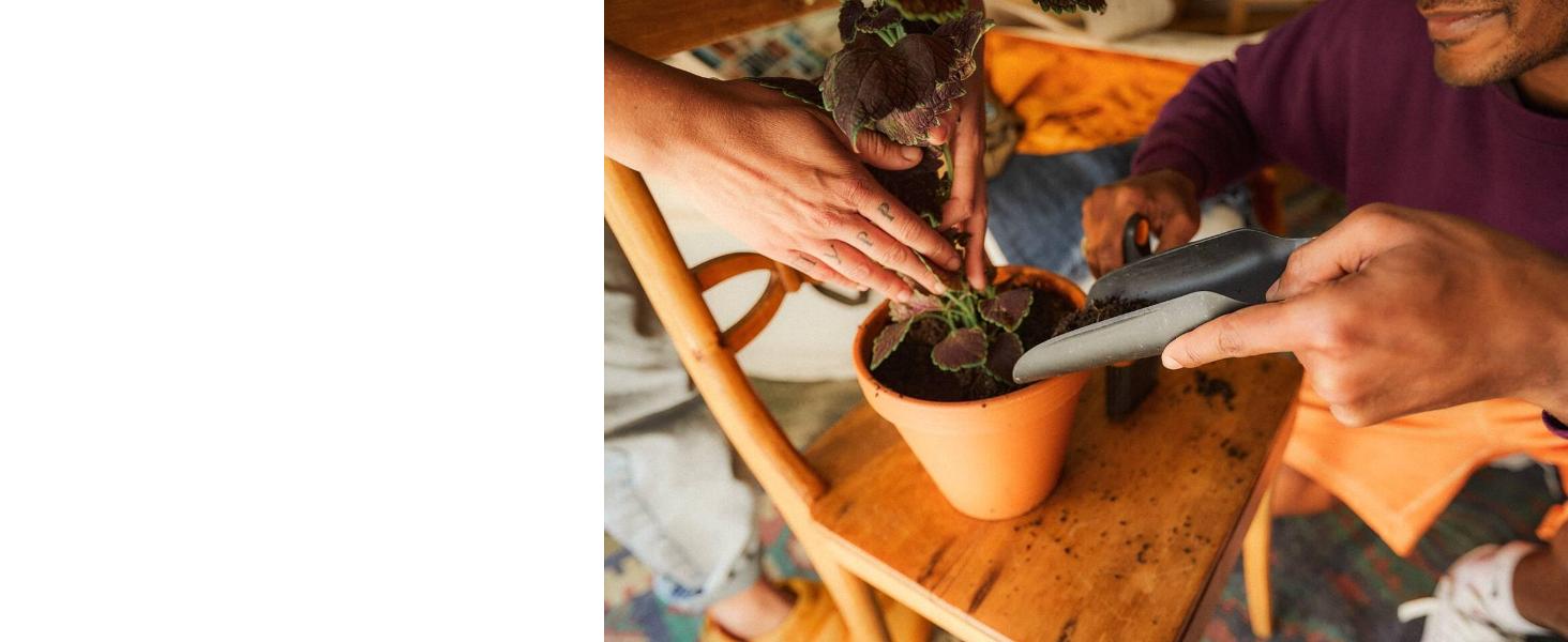 Fiskars Urban Plant Care planting shovel with brush