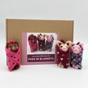 Bergin & Bath Needle Felting kit - Pigs in Blankets. A Festive Christmas Craft kit for Adults and Teens. Learn to Make Felted Decorations from Wool.