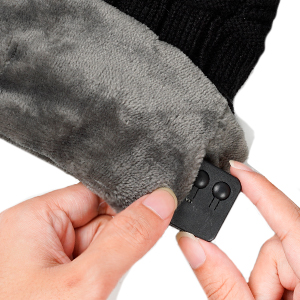 CHEERFUN Mens Gifts Bluetooth Beanie Hat Winter Warm Bluetooth Beanie with Neck Warmer Scarf