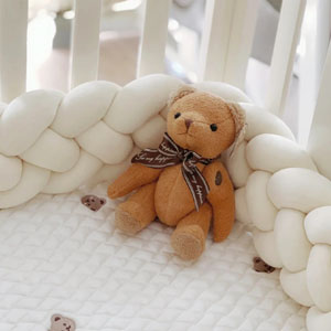 Braided Knotted Snake Crib