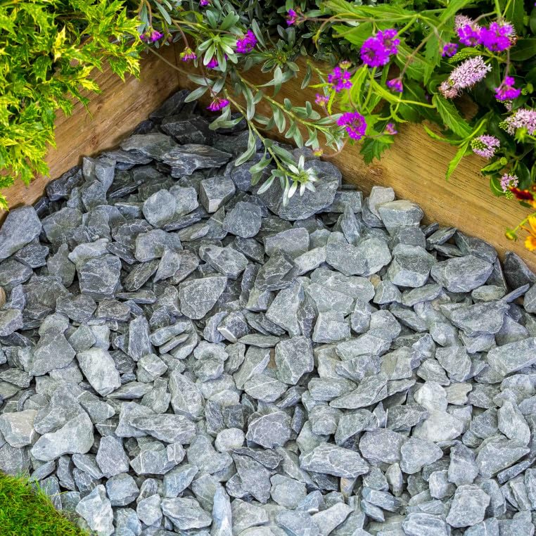 South Lakeland Blue Slate Chippings 40mm Urban Bag (750kg): Aggregates for Garde