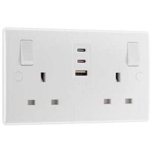 BG Electrical Double Switched Power Wall Plug Socket with Fast Charge