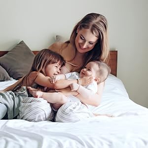 LALENI baby sling for the special bond between mother and child