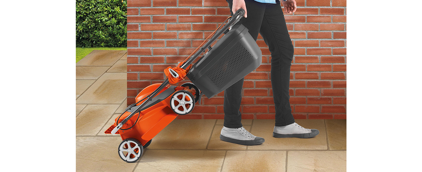 Extra mobility thanks to its up-right travel position. Effortlessly get to and from the lawn